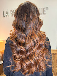 Photo n°17 de BALATA Salon De Coiffure spécialistes ombre hair balayage blond couleur gloss et soin du cheveux à La Tronche (Salon de coiffure)