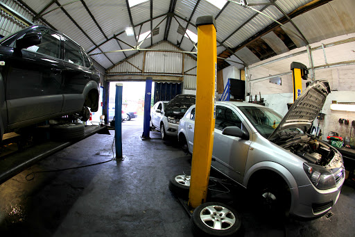 Whitecroft Garage | MOT | Bolton - Thumbnail