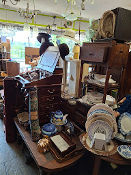 Photo n°3 de Brocante & Occasion à Neufchâteau (Magasin de produits d'occasion)