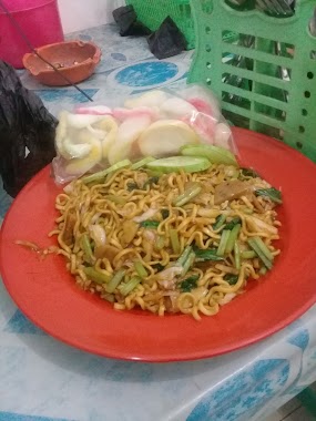 Nasi Goreng Mas Yongki, Author: Hasan Bisri