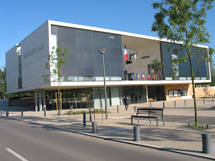 Photo n°1 de Mairie de Franqueville-Saint-Pierre à Franqueville-Saint-Pierre (Bureau de l'administration municipale)