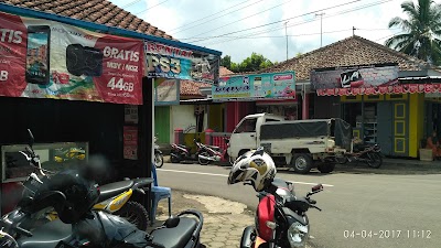 Photos of Toko H.husen
