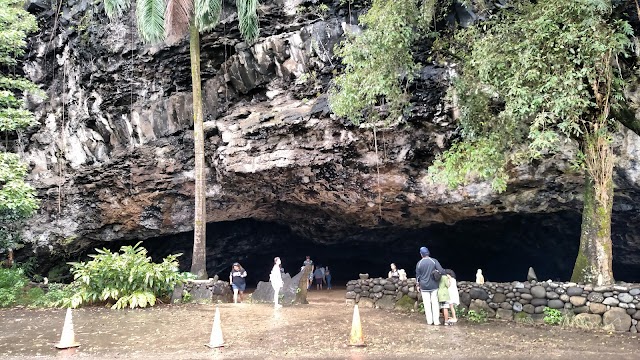 Tunnels Beach