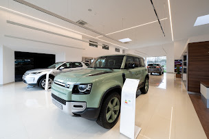 Photo n°39 de Land Rover Lyon Nord - Groupe Autosphere à Limonest (Vendeur de voitures d'occasion)