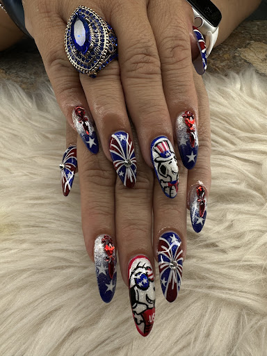 J Nails - Visual