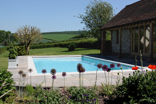 Home Counties Pools,Hot Tubs & Endless Pools.