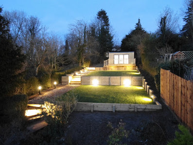 SCL Gardens Ltd 100 Pollards Oak Rd, Oxted RH8 0JW, United Kingdom