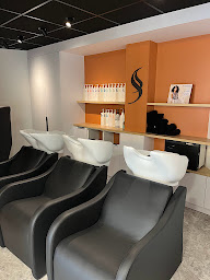 Photo n°4 de LE SALON DE PIERRE - LAVAL à Laval (Salon de coiffure)