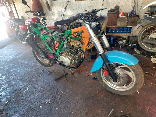 Taller "Oswaldo" (Taller de Motos de 2 y 4 tiempos) Especialistas en Sistema Electrico y Mecánico