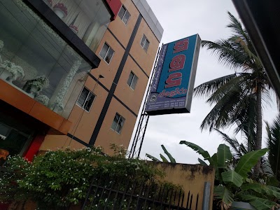 Photos of Pubudu Flora
