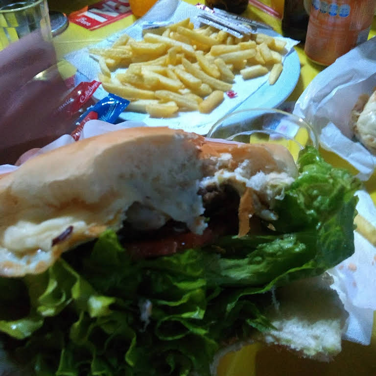 papas burgers - Lanches, Porções, Espetos, Pastéis, Crepe suíço!