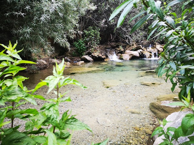 Grand Cascade D'akchour