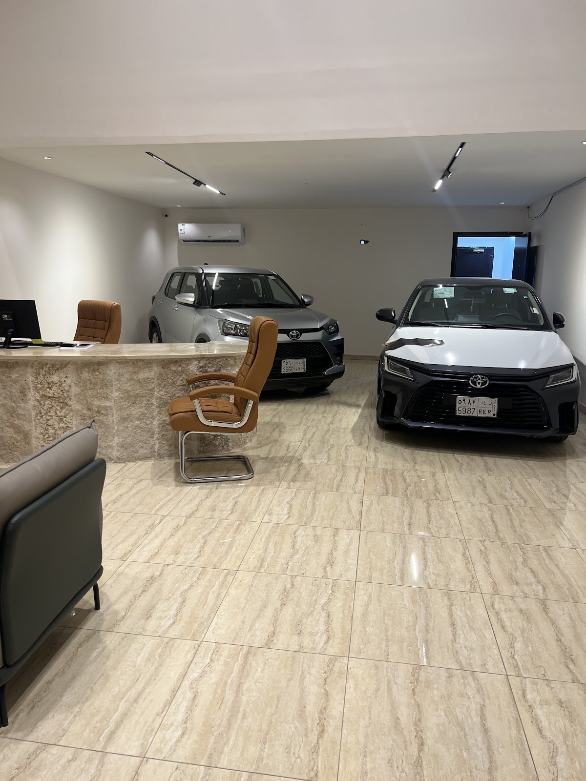 صالح الفضل لتأجير السيارات فرع 2 - صورة 2