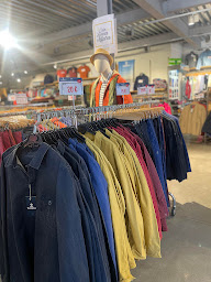 Photo n°8 de Vêtements marins Mousqueton Plescop - Magasin de déstockage à Plescop (Magasin de vêtements)