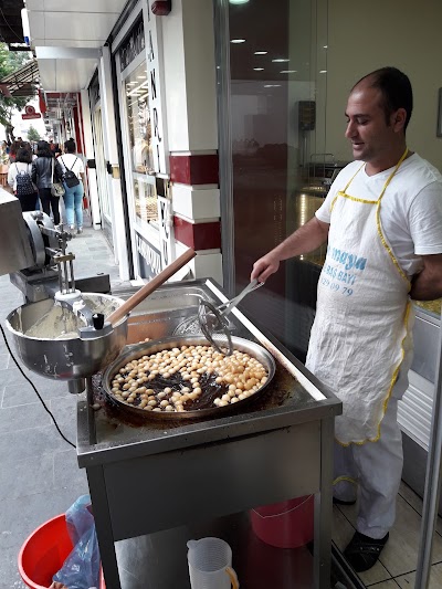 Photos of &Ouml;zsaran Unlu Mam&uuml;lleri