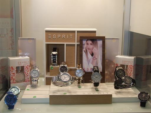 look and see . . . . . . Anziehendes und mehr: Uhren von Victorinox, Mondaine etc. sowie Damenmode - Thumbnail