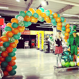 Photo n°7 de Fêter & Recevoir Avignon à Le Pontet (Magasin de perruques)