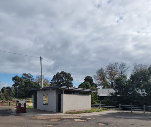 Public Toilet Colac Lions Park