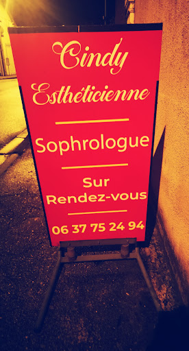 Cindy estheticienne à l'atelier - Thumbnail