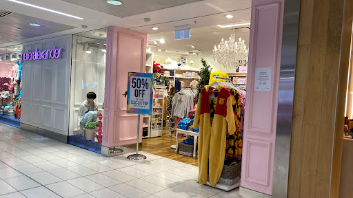 Peter Alexander T3 Sydney Airport - Thumbnail