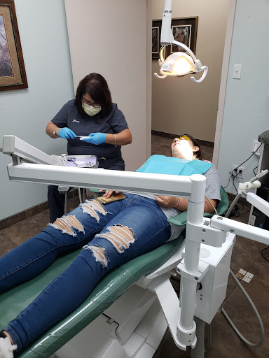Smiles R Us Family and Implant Dentistry Gallery - United States