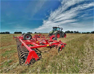 Photo n°3 de Josse SAS à Le Neubourg (Magasin de matériel de motoculture)