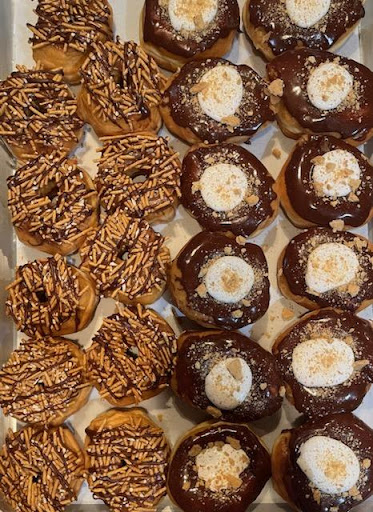 George's Donuts - Visual