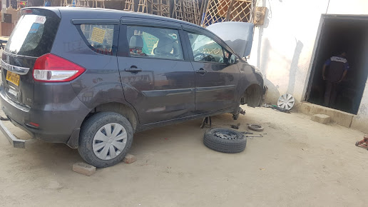 Star motor car service gaur city thumbnail