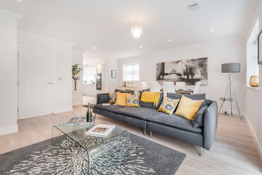 Move Revolution Estate Agent - Nutfield - Thumbnail