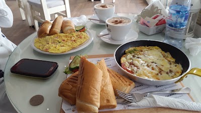 Photos of Brownies Cafe & Cake.