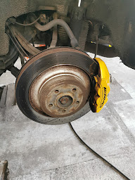 Photo n°29 de Planète pneus à Givors (Atelier de réparation automobile)