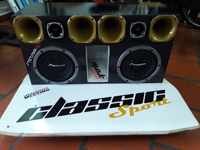 Photos of El Mago Audio Car