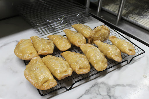 Lee's Bakery - Thumbnail