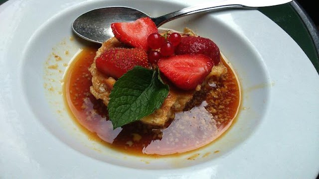 La Chaise au Plafond