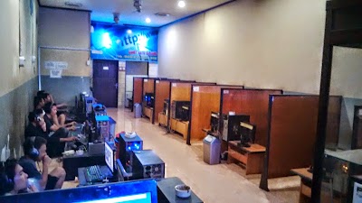 Photos of Aanet Batukajang