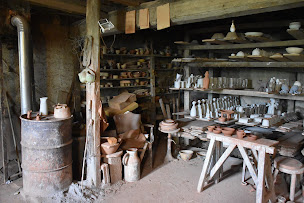 Photo n°1 de Poterie des Chals à Roussillon (Magasin de poteries)