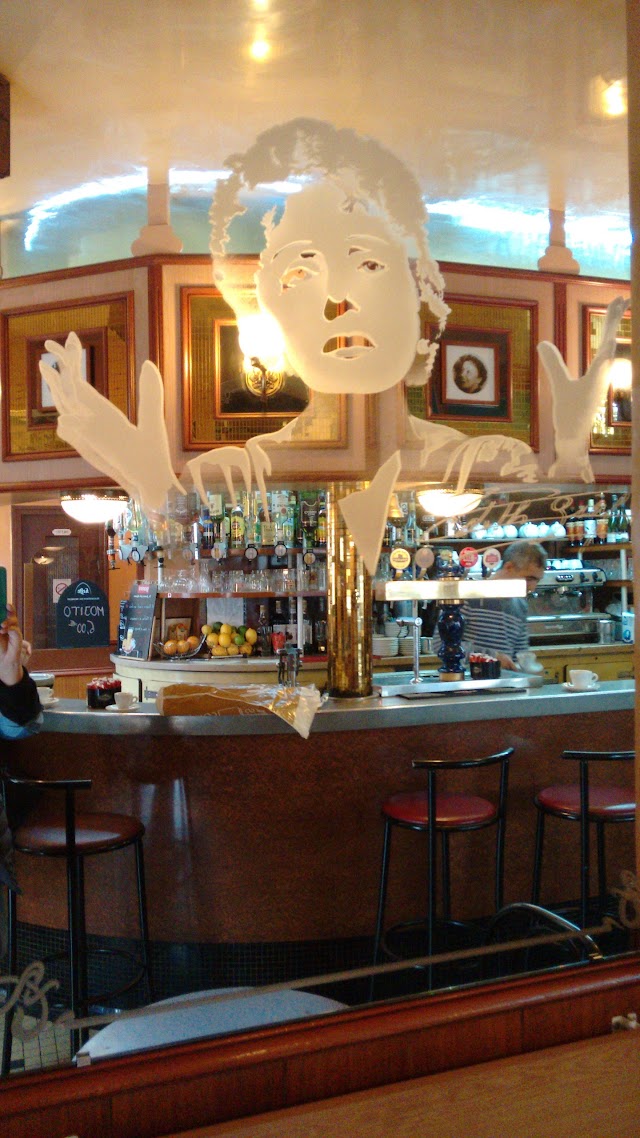 Bar de la Place Edith Piaf