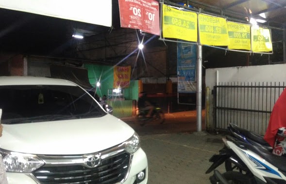 Indomaret Komarudin 1, Author: yolanda adelia