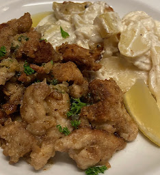 Photo n°10 de Bar Tabac Restaurant Les Remparts à Crémieu (Bureau de tabac)