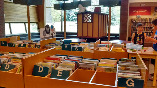 Inver Glen Library Gallery - United States
