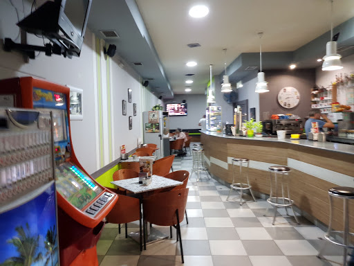 Tomi's Café - Visual
