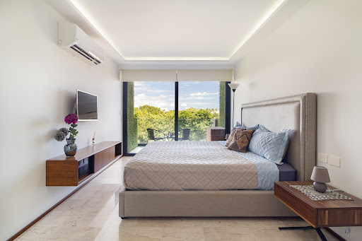 Gabriela Manzo Realtor