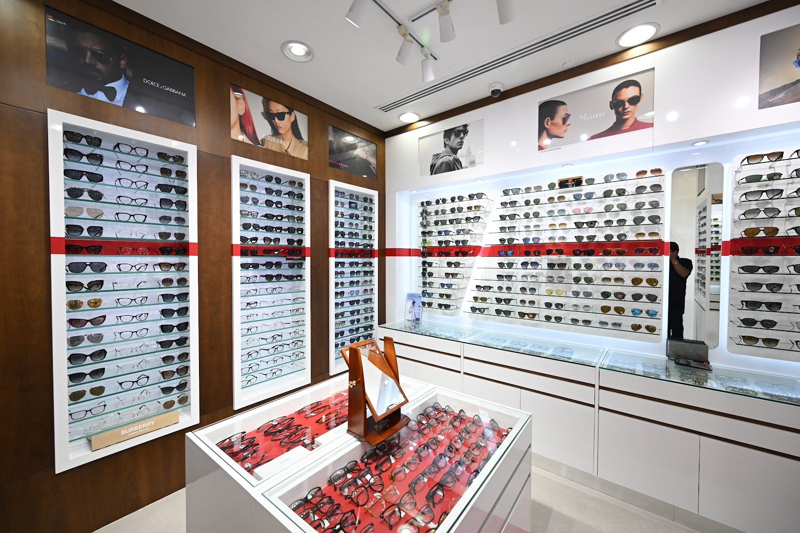 STYLO OPTICALS Abu Dhabi (Br.) Eye Vision Testing & Optical Lenses, Frames, Sunglasses & Contact Lenses Retail Store. - صورة 2