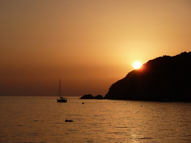 Belle plage de galets