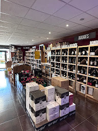 Photo n°2 de V and B Dinard - Pleurtuit à Pleurtuit (Caviste)