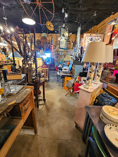 Glory Road Antiques - Thumbnail