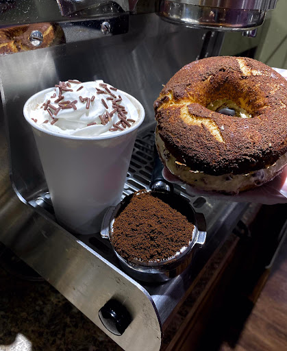 B & D's Bagels & Locks - Thumbnail