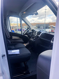 Photo n°19 de Carrefour Location à Menucourt (Agence de location de fourgonnettes)