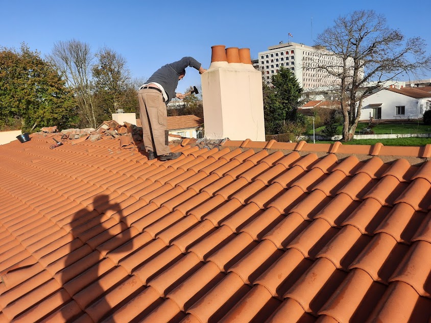 Pierre Debard couvreur zingueur réparation fuite toiture couvreur la roche-sur-yon