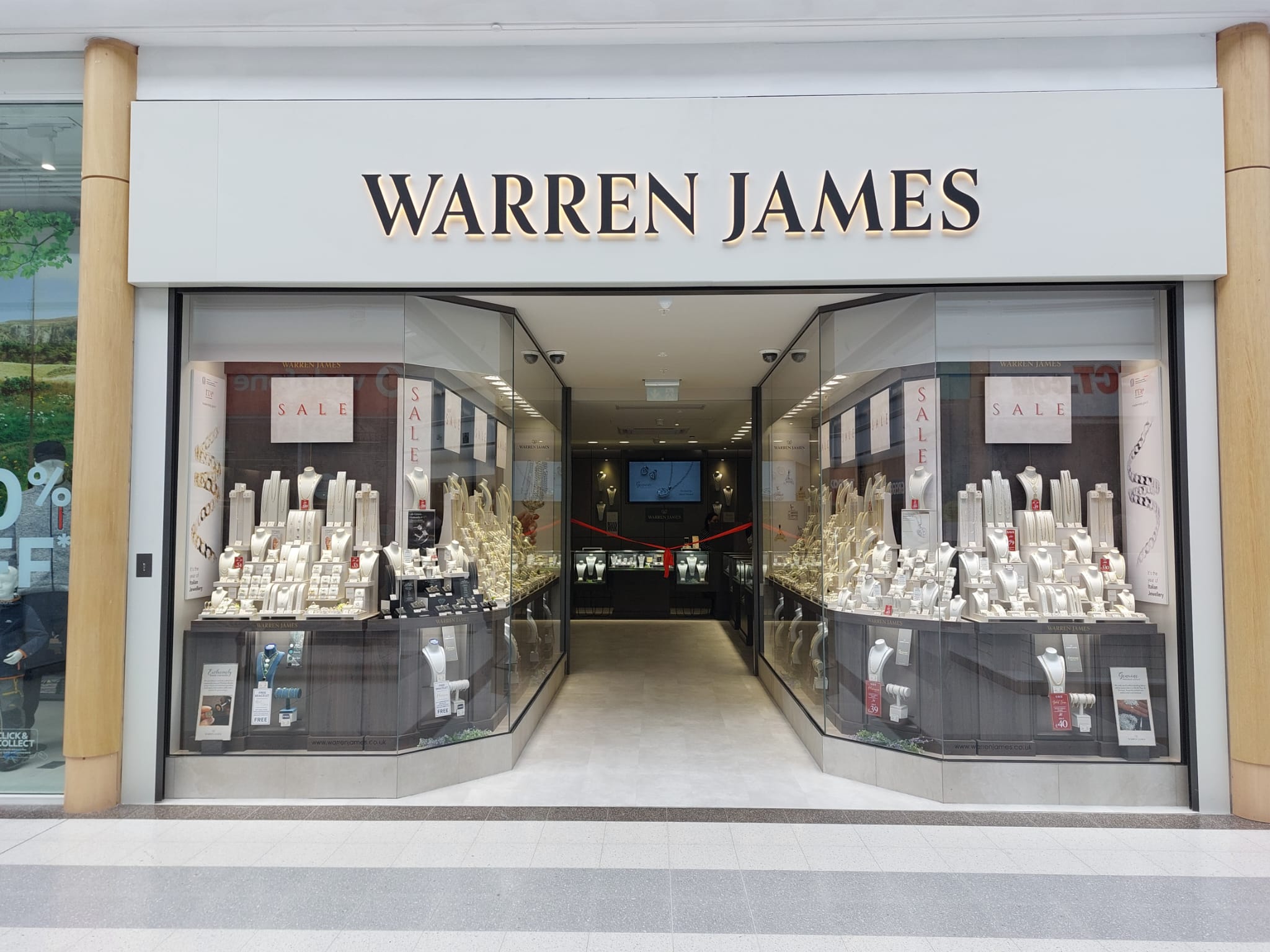 Warren James Jewellers - Huddersfield - Jewellery - photo 1